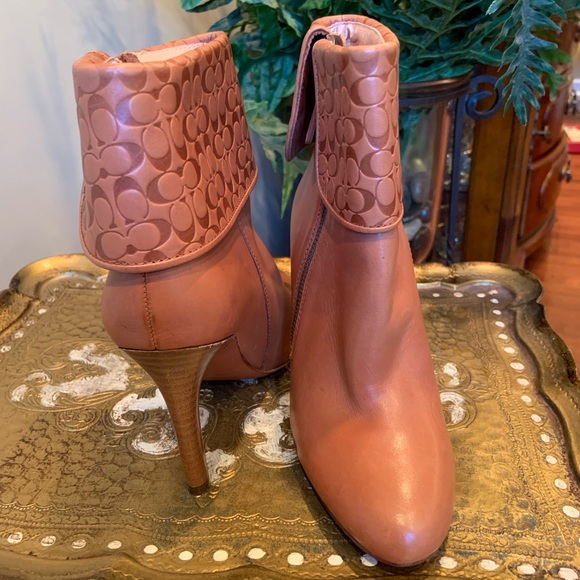 Authentic COACH Boot - Picture 5 of 5